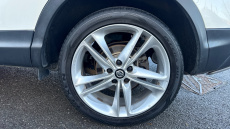 Nissan Qashqai 1.3 DiG-T N-Motion 5dr Petrol Hatchback